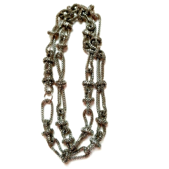 Chic Silver Necklace - Picture 2 of 2